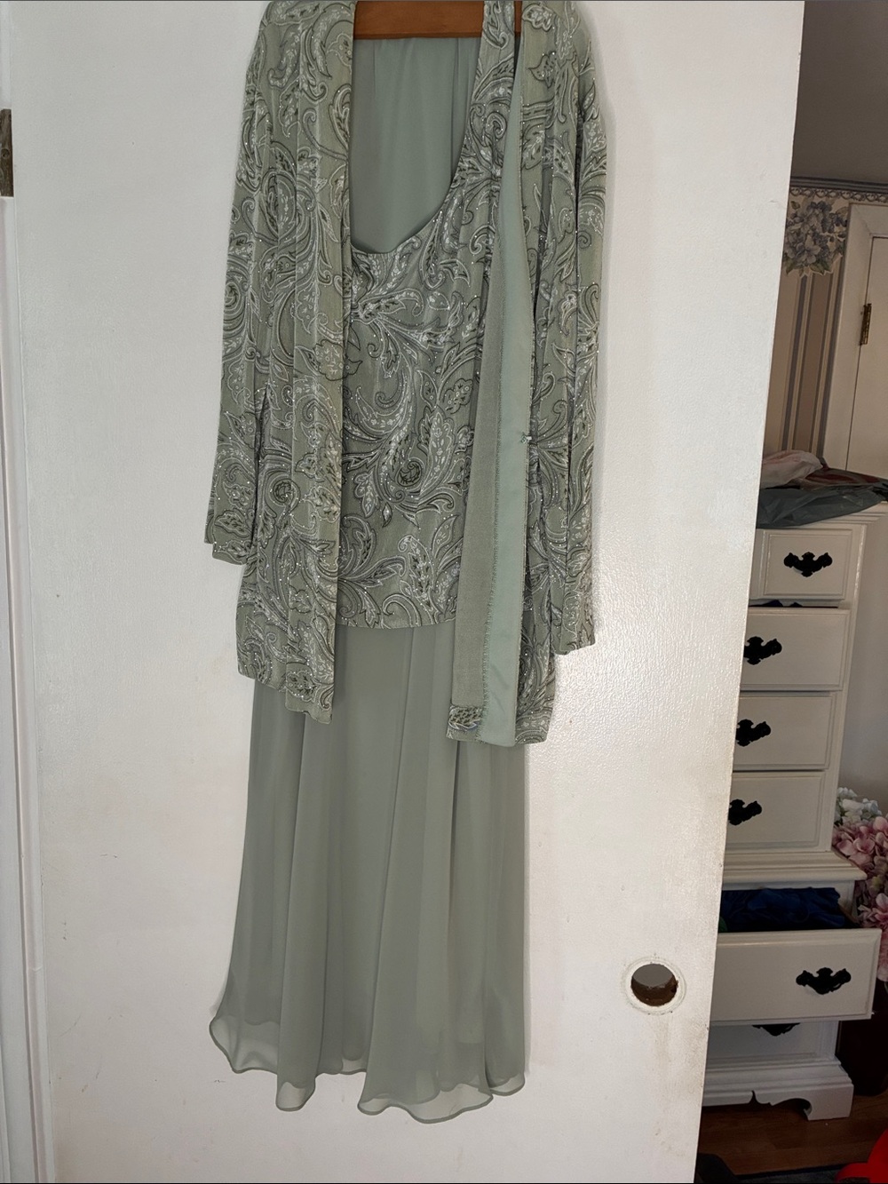Elegant Sage Green Women's Chiffon Skirt , Sleeveless Top and Jacket Size M Alex